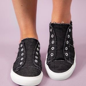 Corkys Babalu in black. Size 8. Brand new in box.